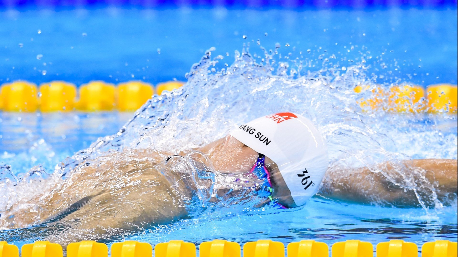 “马科斯·梅特罗的全能技巧，助力美洲狮队在世界赛场中崭露头角”