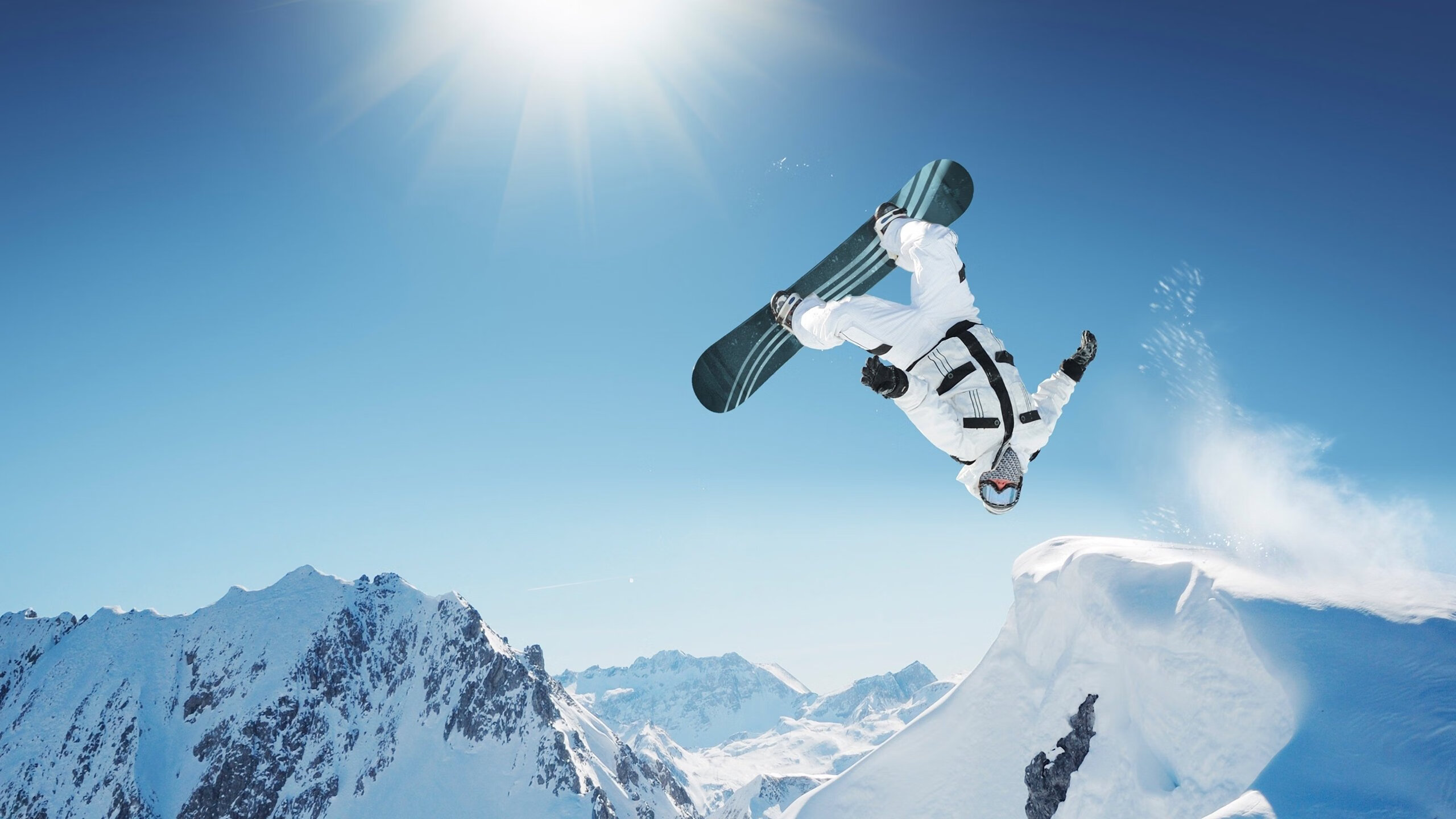 开云体育官方入口-英超最后一刻：长传逆转奇迹出现，英超最后一名能拿多少转播钱